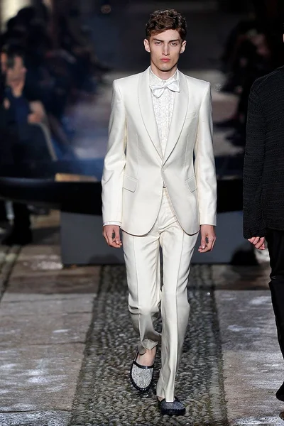 Look 37